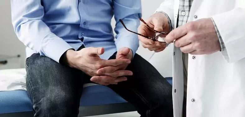 When the first signs of prostatitis appear, you should consult a urologist to confirm the diagnosis.